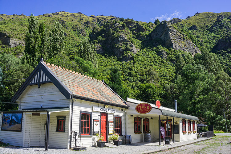 kingston-flyer-cafe-queenstown-nz